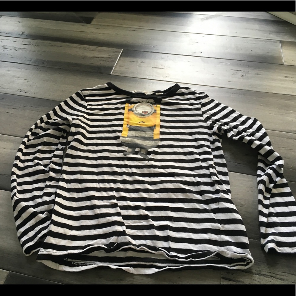 H&M MINIONS LONG SLEEVE TSHIRT SIZE M 6-8 💙
